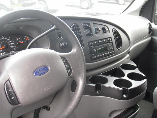 2008 Ford Econoline Wagon ESi