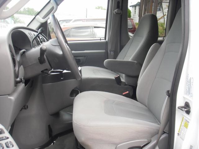 2008 Ford Econoline Wagon ESi