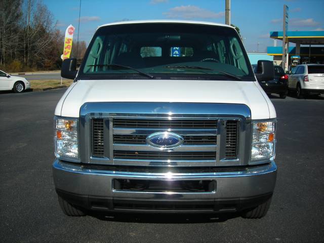 2008 Ford Econoline Wagon Base