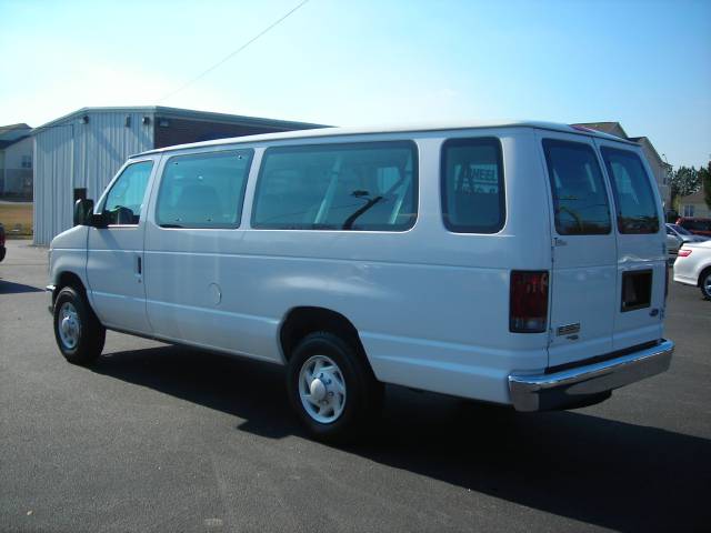 2008 Ford Econoline Wagon Base