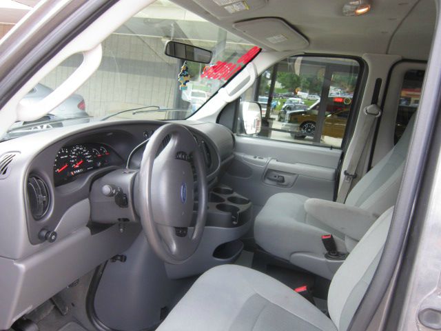 2008 Ford Econoline Wagon 2dr Cpe V6 Manual GT
