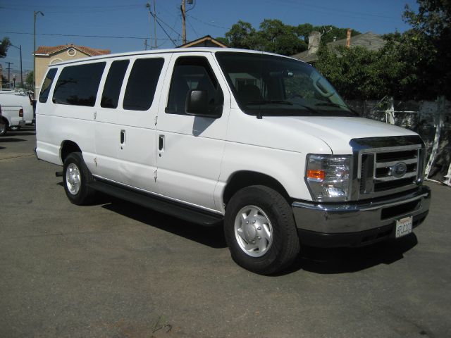 2008 Ford Econoline Wagon 4dr 4WD SLE Commercial