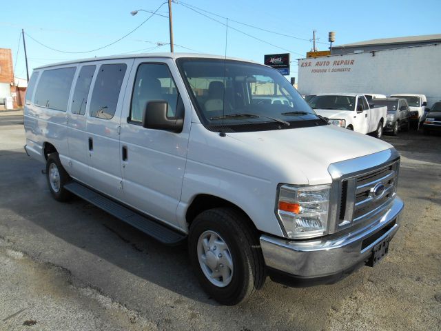 2009 Ford Econoline Wagon 2dr Cpe V6 Manual GT