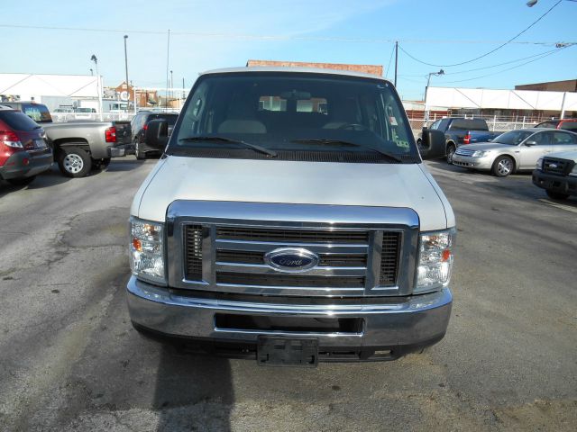 2009 Ford Econoline Wagon 2dr Cpe V6 Manual GT