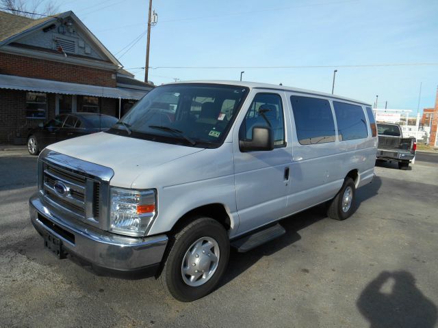 2009 Ford Econoline Wagon 2dr Cpe V6 Manual GT
