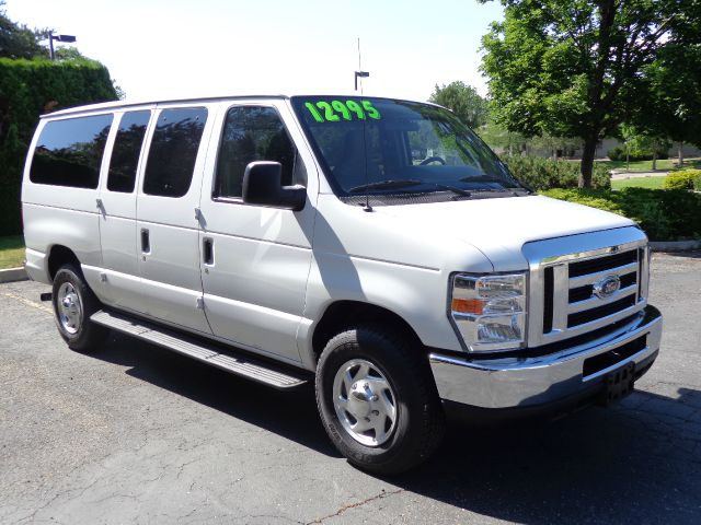 2009 Ford Econoline Wagon GT Deluxe Bullitt
