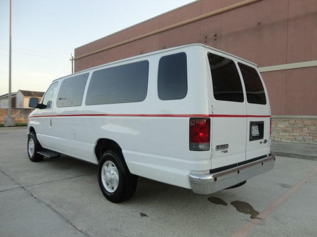 2009 Ford Econoline Wagon 2dr Cpe V6 Manual GT