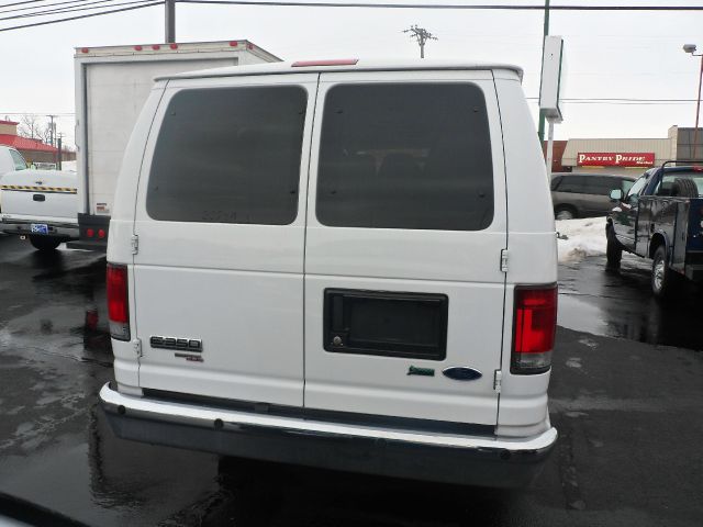 2009 Ford Econoline Wagon 4dr 4WD SLE Commercial