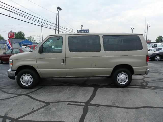 2009 Ford Econoline Wagon 2dr Cpe V6 Manual GT