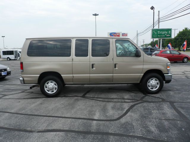 2009 Ford Econoline Wagon 2dr Cpe V6 Manual GT
