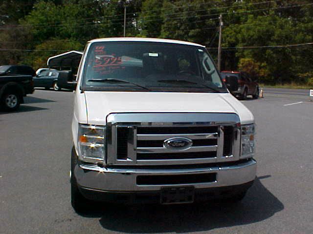 2009 Ford Econoline Wagon 2dr Cpe V6 Manual GT