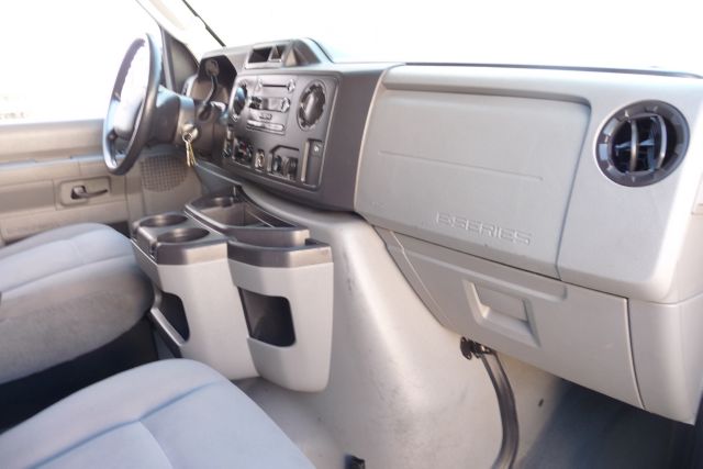 2009 Ford Econoline Wagon 2dr Cpe V6 Manual GT