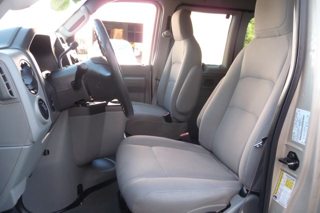 2009 Ford Econoline Wagon 2dr Cpe V6 Manual GT