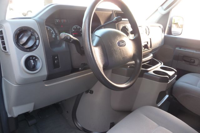 2009 Ford Econoline Wagon 2dr Cpe V6 Manual GT