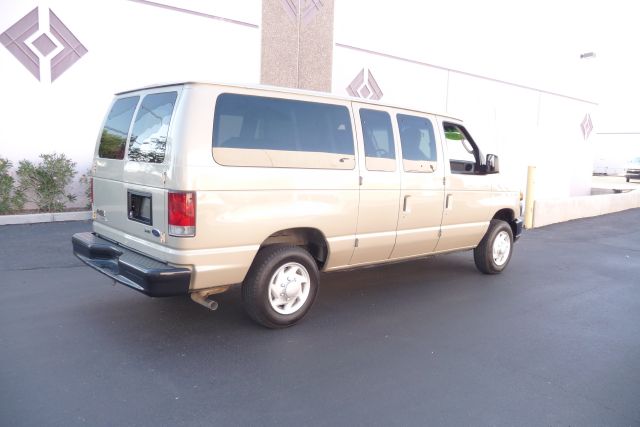 2009 Ford Econoline Wagon 2dr Cpe V6 Manual GT