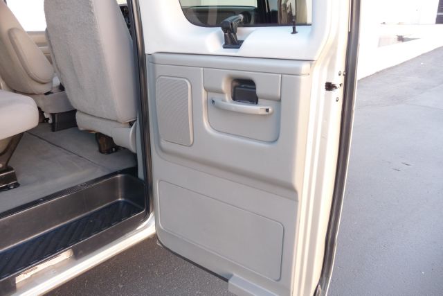 2009 Ford Econoline Wagon 2dr Cpe V6 Manual GT
