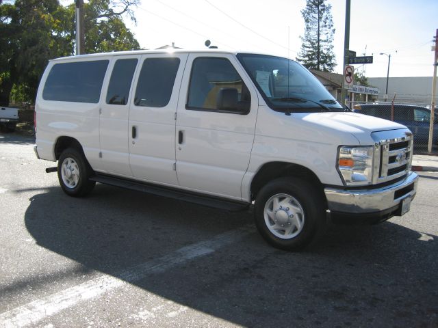 2009 Ford Econoline Wagon GT Deluxe Bullitt