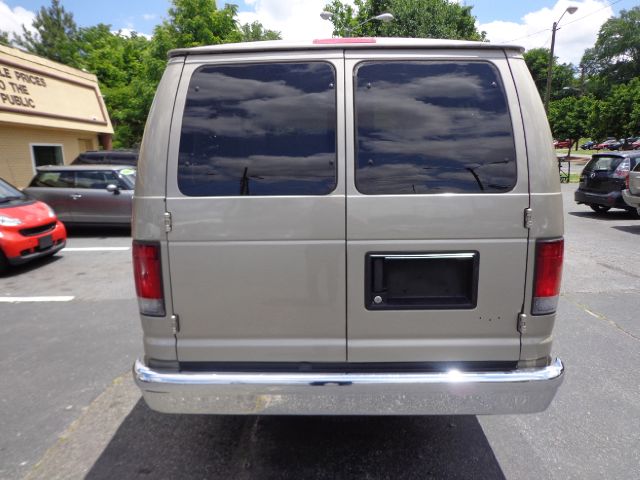 2009 Ford Econoline Wagon 2dr Cpe V6 Manual GT