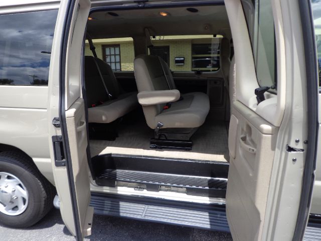 2009 Ford Econoline Wagon 2dr Cpe V6 Manual GT