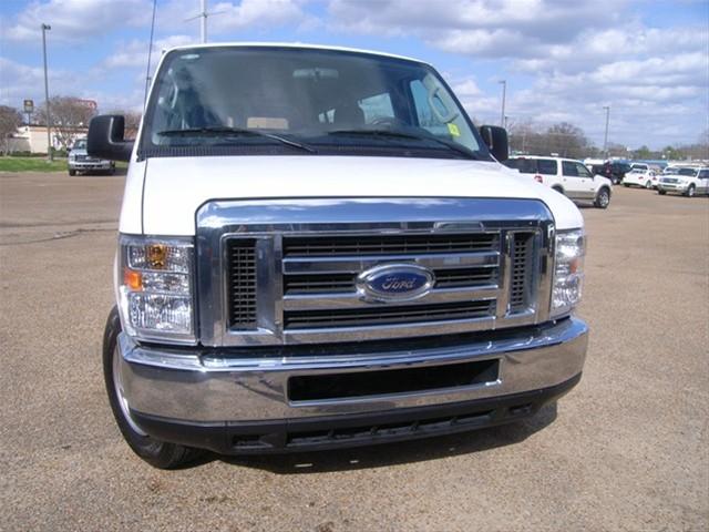 2010 Ford Econoline Wagon ESi