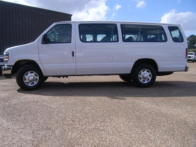 2010 Ford Econoline Wagon ESi