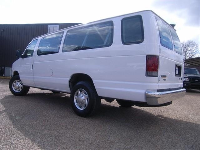 2010 Ford Econoline Wagon ESi