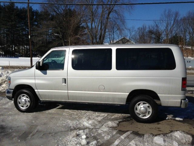 2010 Ford Econoline Wagon 2dr Cpe V6 Manual GT