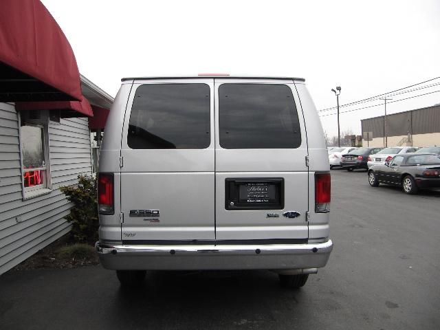 2010 Ford Econoline Wagon SLE Duramax 4X4