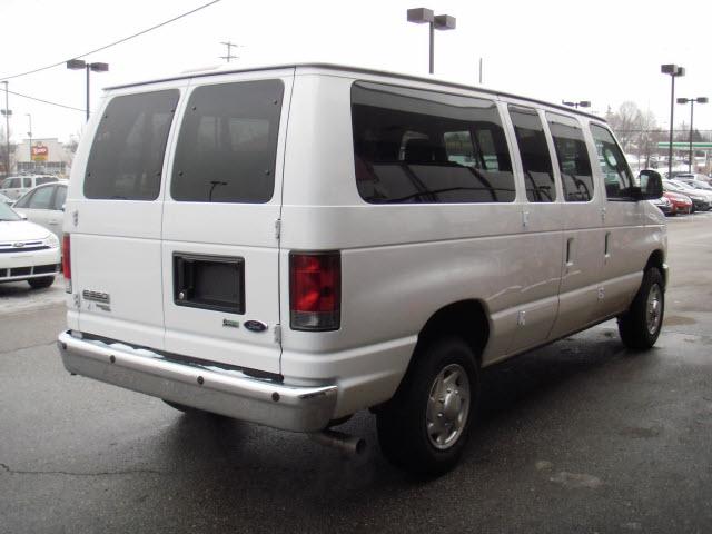 2010 Ford Econoline Wagon CPE