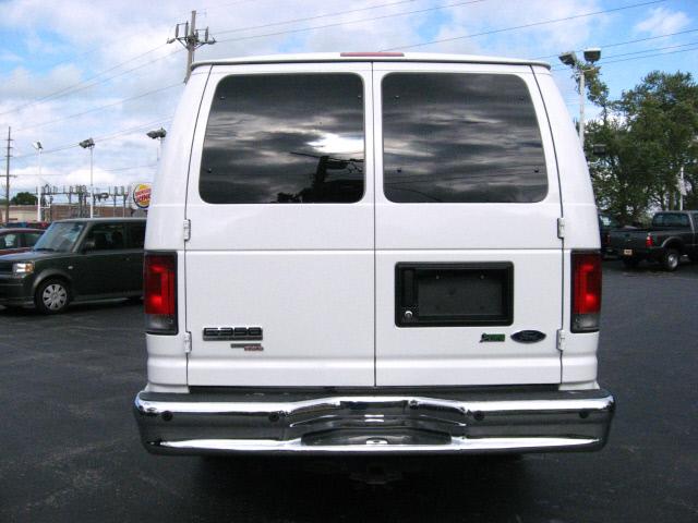 2010 Ford Econoline Wagon CPE