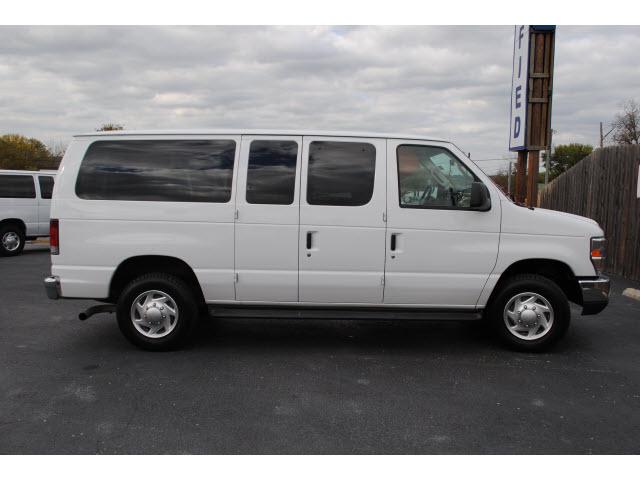 2010 Ford Econoline Wagon ESi