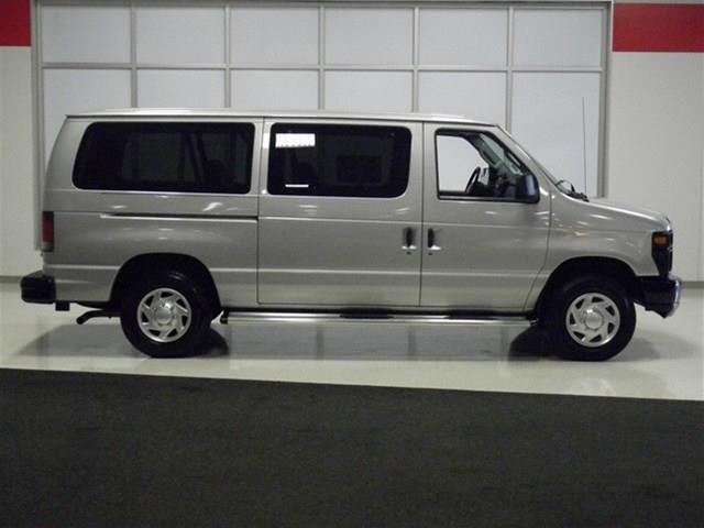 2010 Ford Econoline Wagon Slt-4x4 Plus
