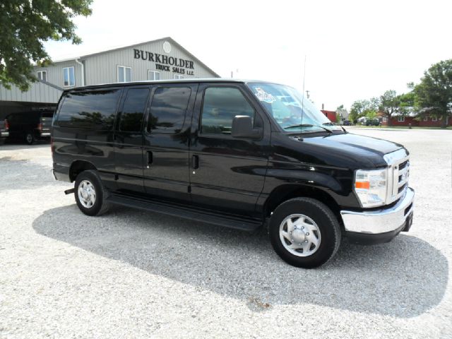 2010 Ford Econoline Wagon 2dr Cpe V6 Manual GT