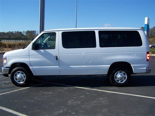 2010 Ford Econoline Wagon ESi