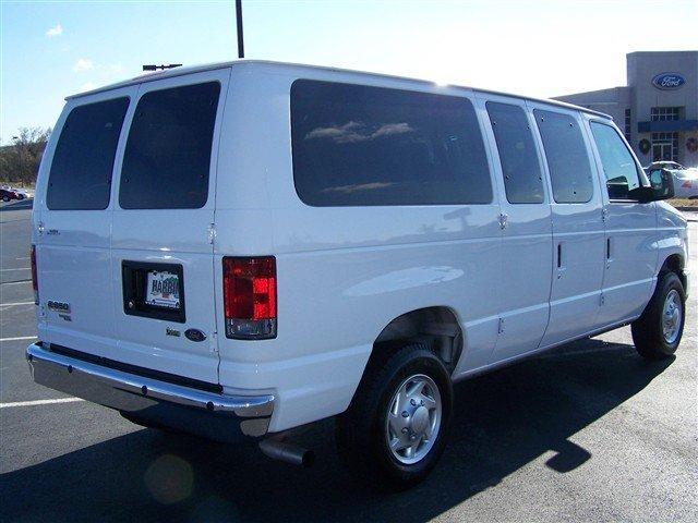 2010 Ford Econoline Wagon ESi