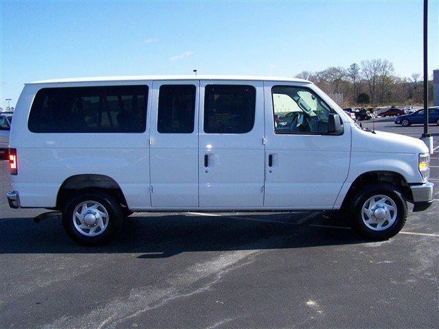 2010 Ford Econoline Wagon ESi