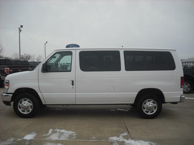 2010 Ford Econoline Wagon ESi