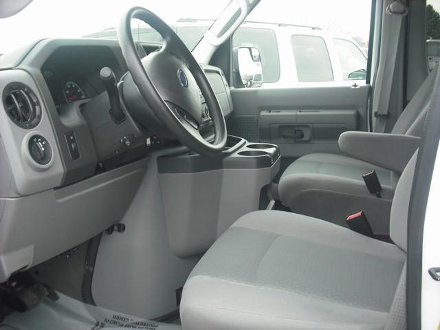 2010 Ford Econoline Wagon ESi