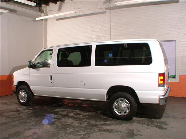 2010 Ford Econoline Wagon ESi