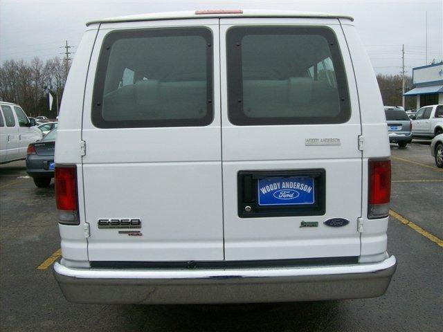 2010 Ford Econoline Wagon CPE