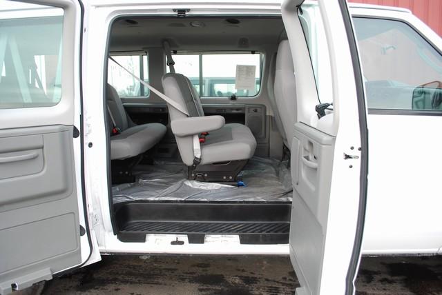 2010 Ford Econoline Wagon ESi