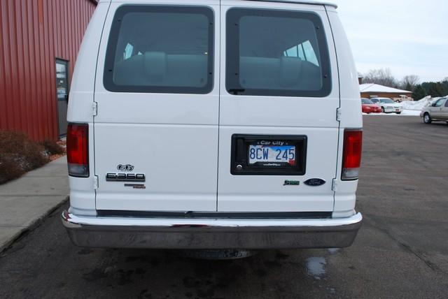 2010 Ford Econoline Wagon ESi