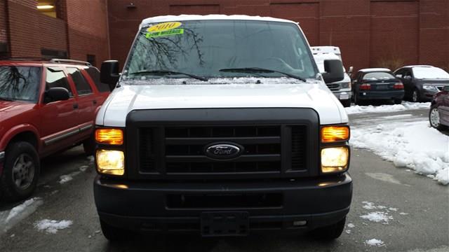 2010 Ford Econoline Wagon 143.5 LTZ