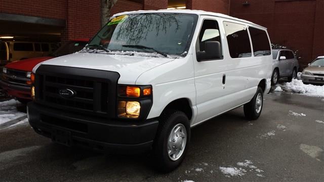 2010 Ford Econoline Wagon 143.5 LTZ