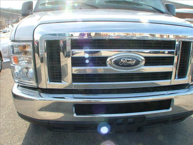 2010 Ford Econoline Wagon ESi