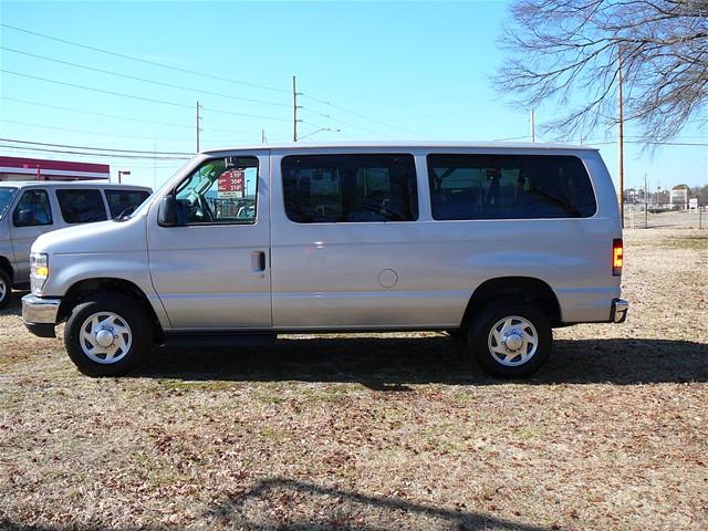 2010 Ford Econoline Wagon ESi