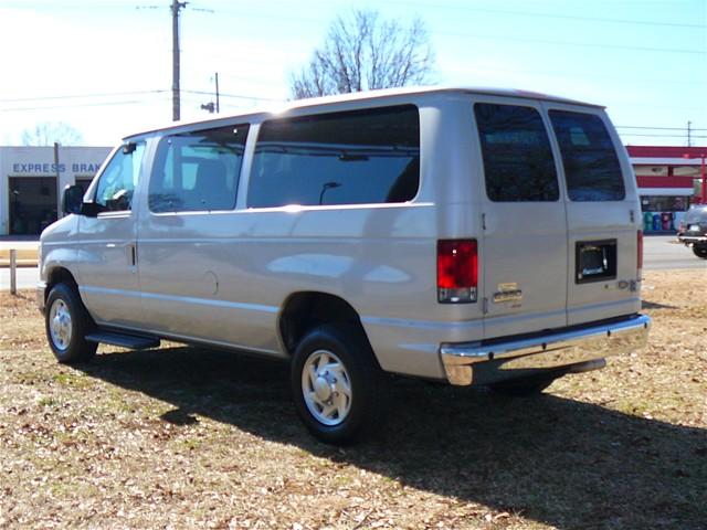 2010 Ford Econoline Wagon ESi
