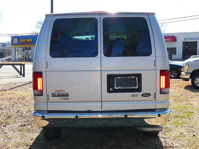 2010 Ford Econoline Wagon ESi