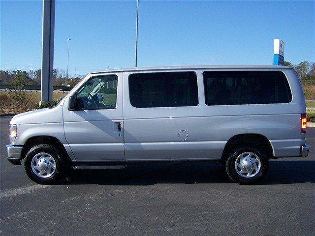 2010 Ford Econoline Wagon ESi