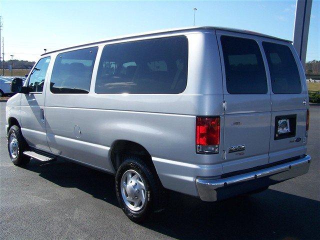 2010 Ford Econoline Wagon ESi